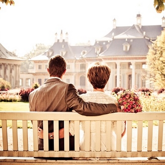 The time before your marriage - married couple on bench